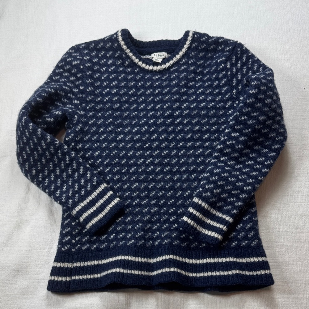 L.L. Bean Navy and Cream‎ Crew Neck Sweater